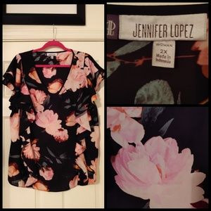 Jennifer Lopez floral top